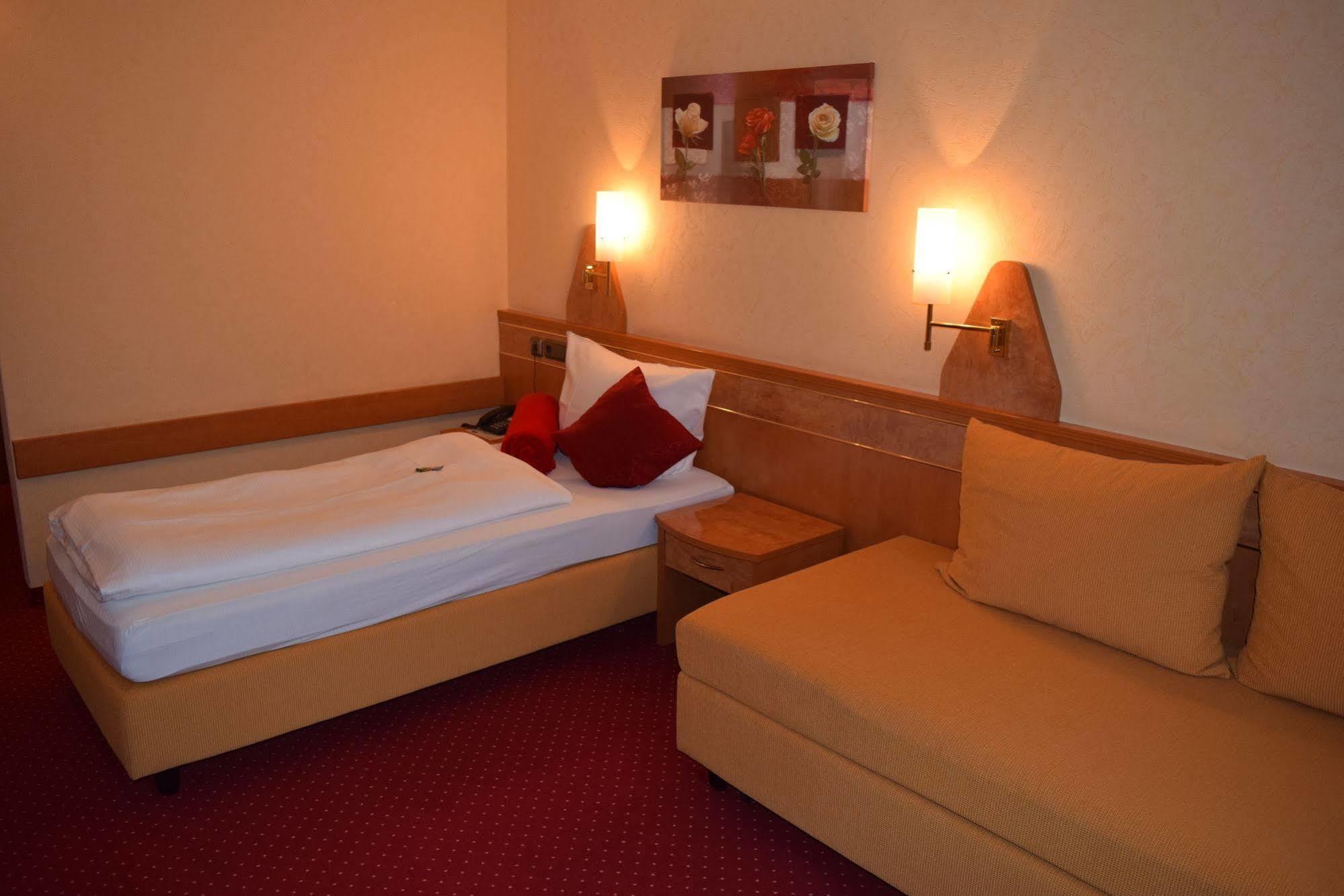 Hotel Zum Rosengarten Darmstadt Eksteriør billede